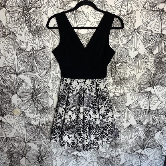 Haute Monde Black & White Sleeveless V-Neck Mini Dress Women's Size Medium - Picture 8 of 8